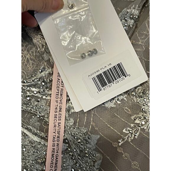 Mac Duggal 16 20336 NEW Platinum Silver Embellished Wrap Over 3/4 Sleeve Dress - Picture 12 of 13